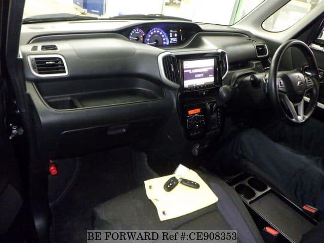 MITSUBISHI DELICA D2 CUSTOM HYBRID MV — фото 3