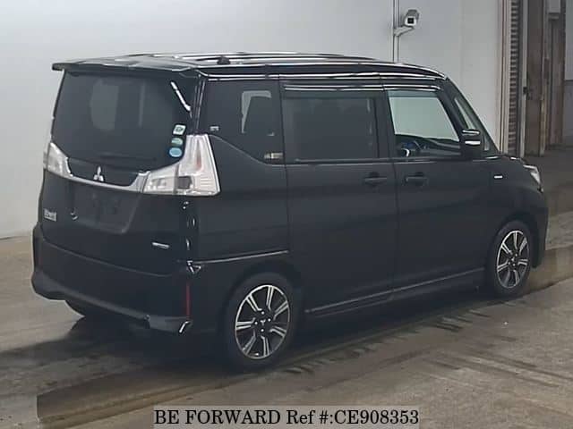 MITSUBISHI DELICA D2 CUSTOM HYBRID MV — фото 2