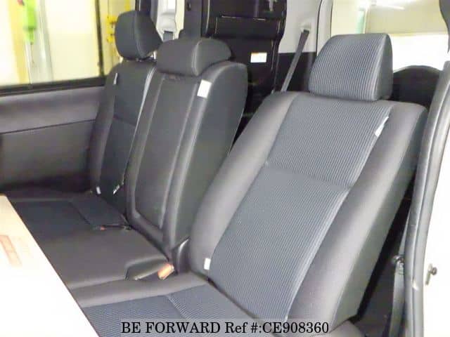 Toyota NOAH X — фото 5