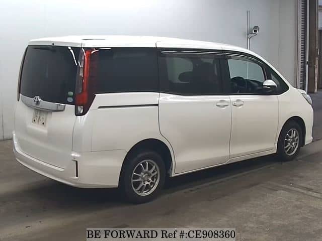 Toyota NOAH X — фото 2