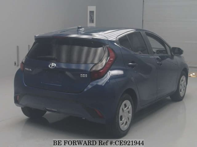 2021 Toyota Aqua, photo 2 of 2
