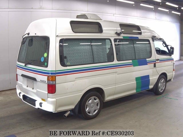 Toyota HIACE COMMUTER — фото 2