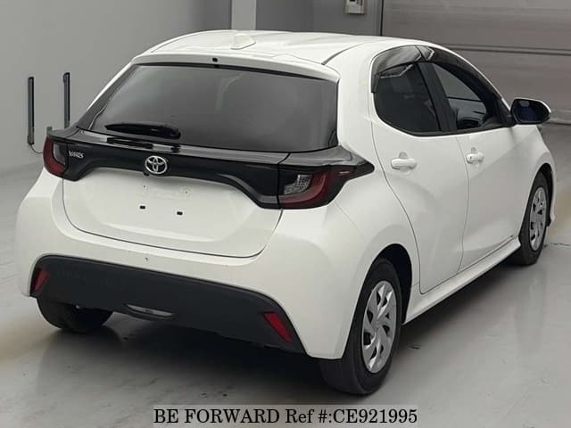 2021 Toyota Yaris, photo 2 of 2