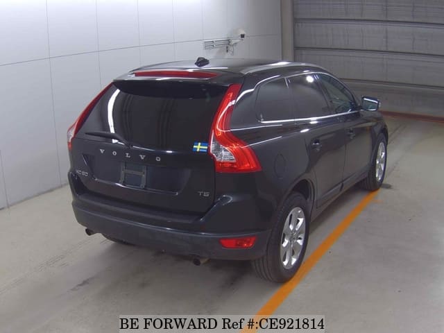 VOLVO XC60 T5 — фото 2