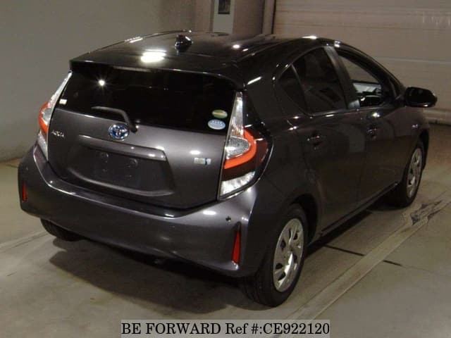 2019 Toyota Aqua, photo 2 of 2