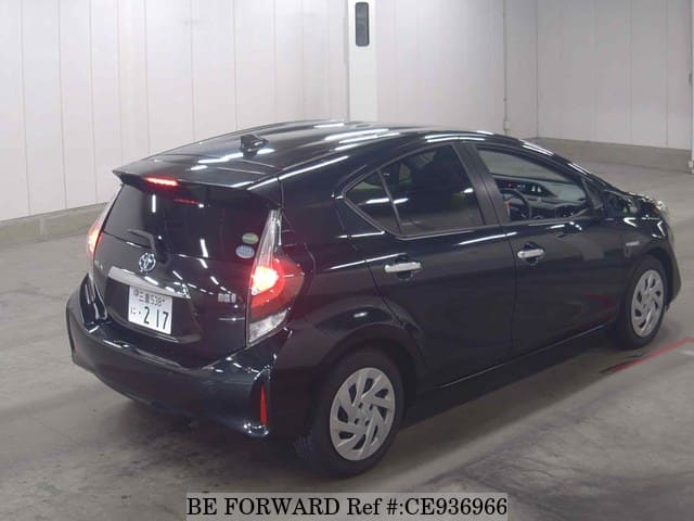 2019 Toyota Aqua, photo 2 of 3