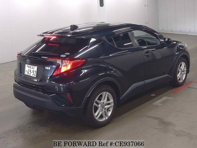Toyota C-HR HYBRID S — фото 2