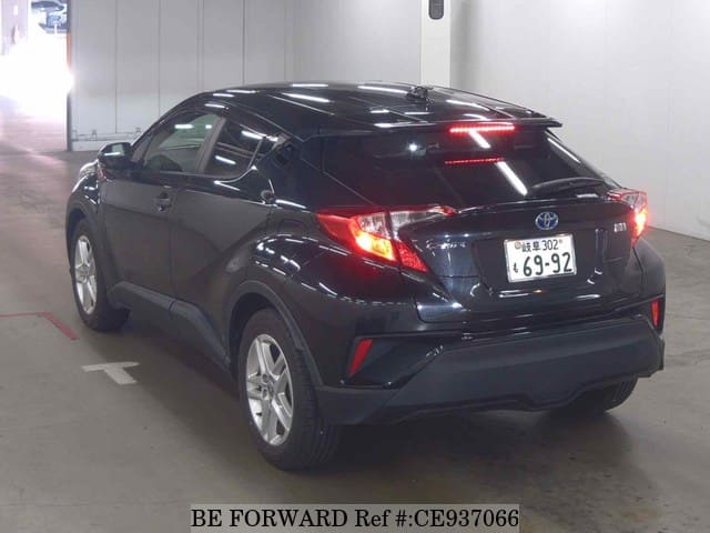 Toyota C-HR HYBRID S — фото 3