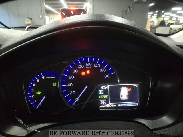 Toyota COROLLA FIELDER HYBRID — фото 5