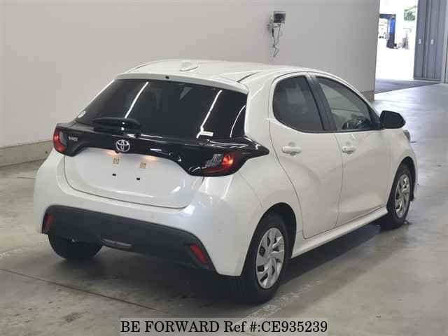 2021 Toyota Yaris, photo 2 of 3