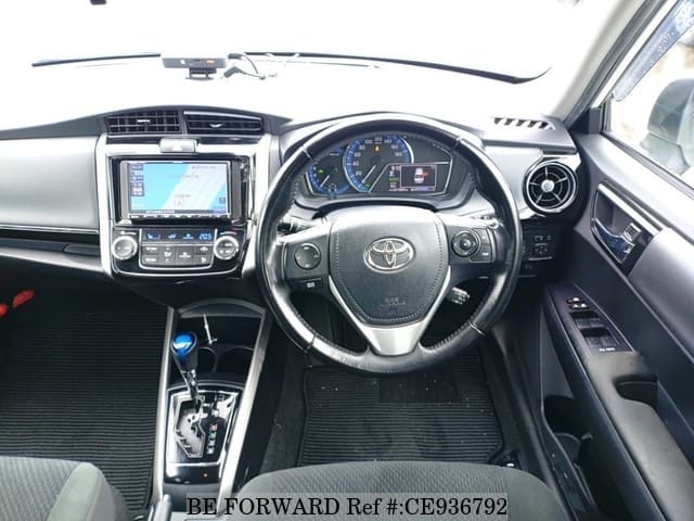 Toyota COROLLA AXIO HYBRID — фото 3