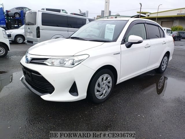 Toyota COROLLA AXIO HYBRID — фото 1