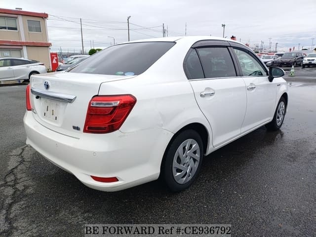 Toyota COROLLA AXIO HYBRID — фото 2