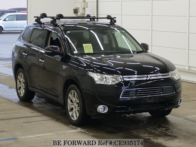 MITSUBISHI OUTLANDER PHEV G PREMIUM PACKAGE — фото 1