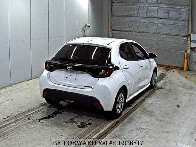 2021 Toyota Yaris, photo 2 of 3
