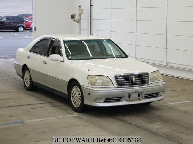 Toyota CROWN ROYAL SALOON — фото 1
