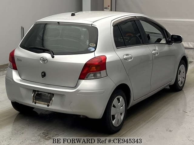 Toyota VITZ F — фото 2