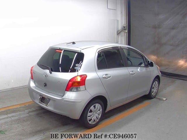 Toyota VITZ F — фото 2