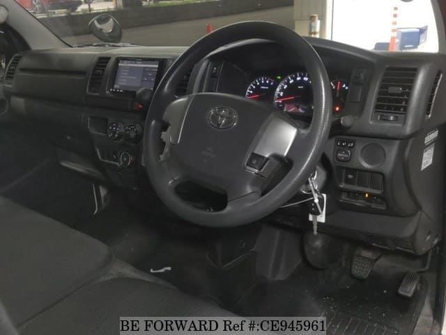 Toyota HIACE VAN LONG DX — фото 4