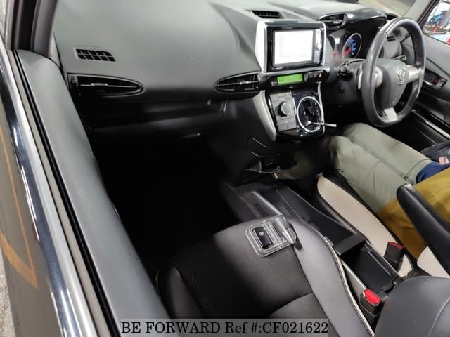 Toyota WISH 1.8S — фото 3
