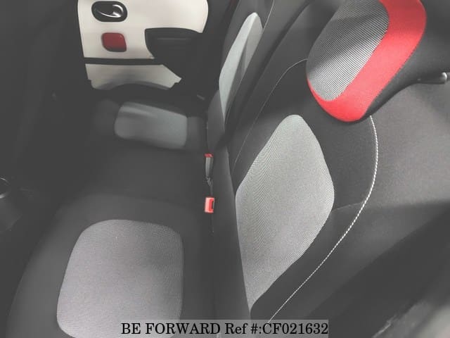 Renault TWINGO INTENS — фото 5