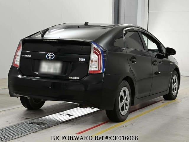 Toyota PRIUS HYBRID S — фото 2