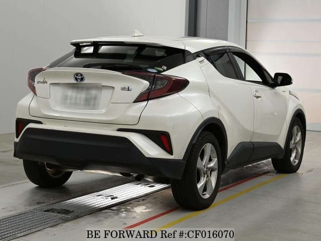 2019 Toyota C-hr, photo 2 of 3