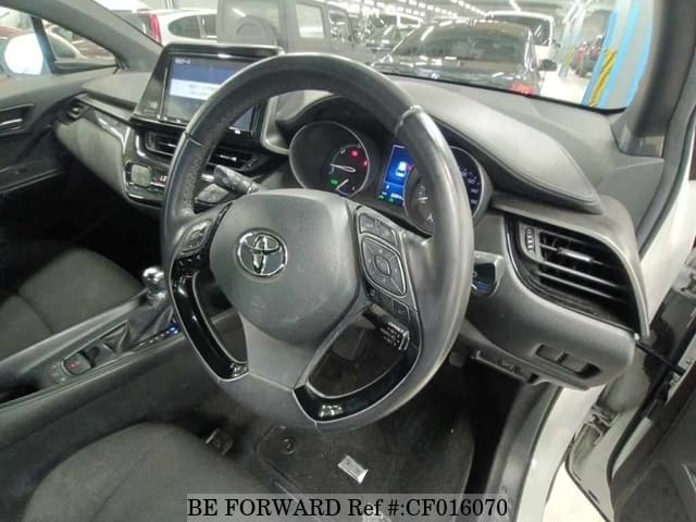 2019 Toyota C-hr, photo 3 of 3