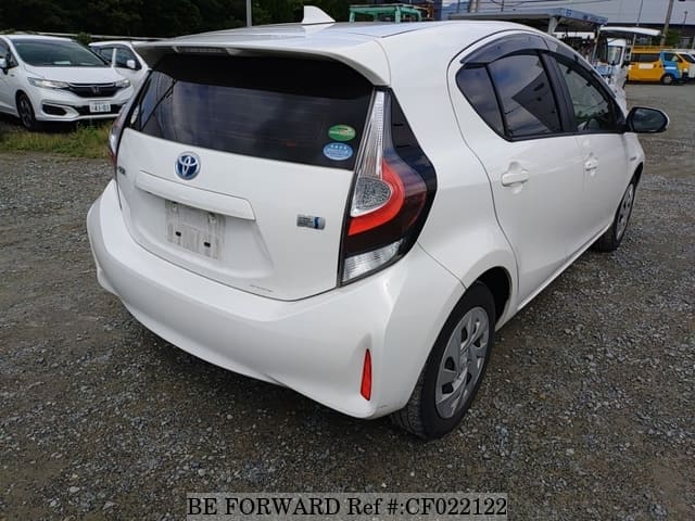 2019 Toyota Aqua, photo 2 of 3