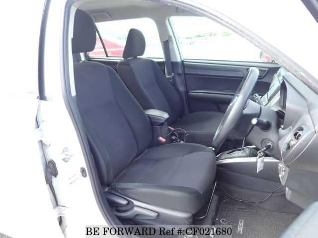 Toyota COROLLA FIELDER HYBRID — фото 5