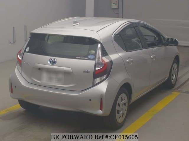 Toyota AQUA HYBRID L — фото 2