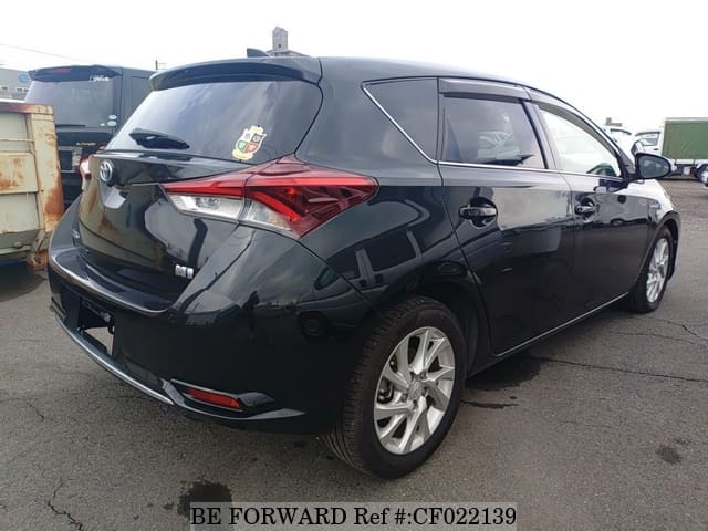 Toyota AURIS HYBRID — фото 2
