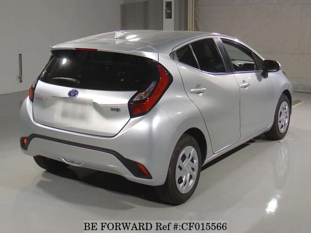 2022 Toyota Aqua, photo 2 of 2