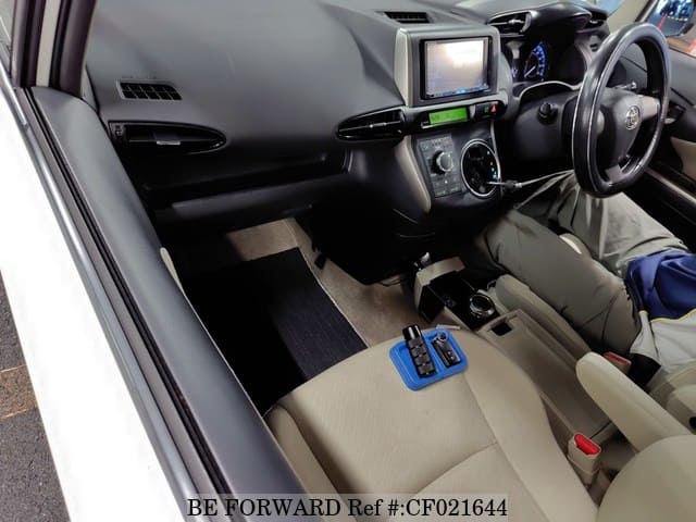 Toyota WISH 2.0G — фото 3