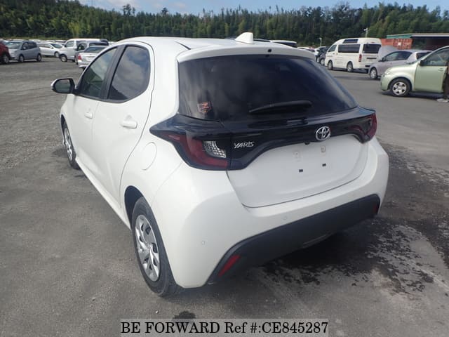 2022 Toyota Yaris, photo 3 of 3