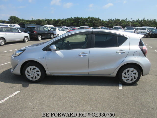 2020 Toyota Aqua, photo 2 of 3