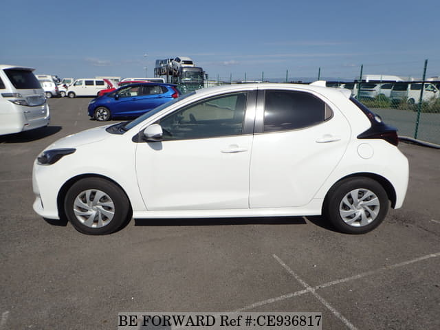 2021 Toyota Yaris, photo 2 of 3