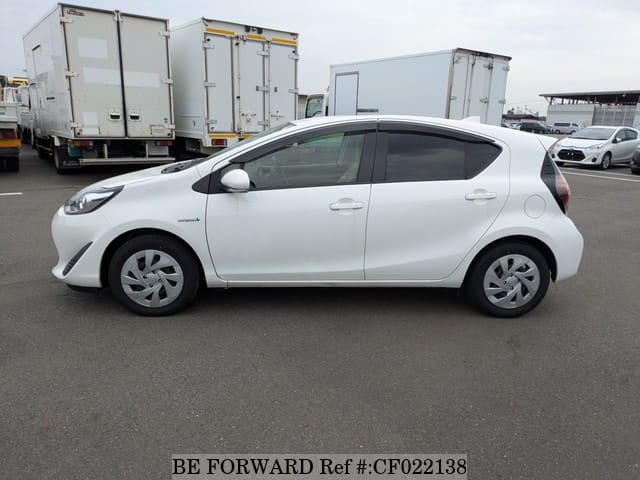 2019 Toyota Aqua, photo 2 of 3