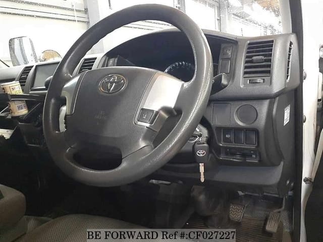 2020 Toyota Regiusace, photo 3 of 3