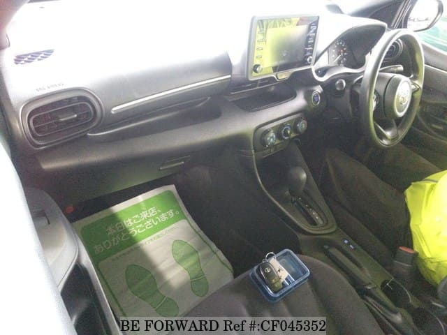 2021 Toyota Yaris, photo 3 of 3