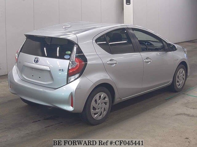 2019 Toyota Aqua, photo 2 of 3