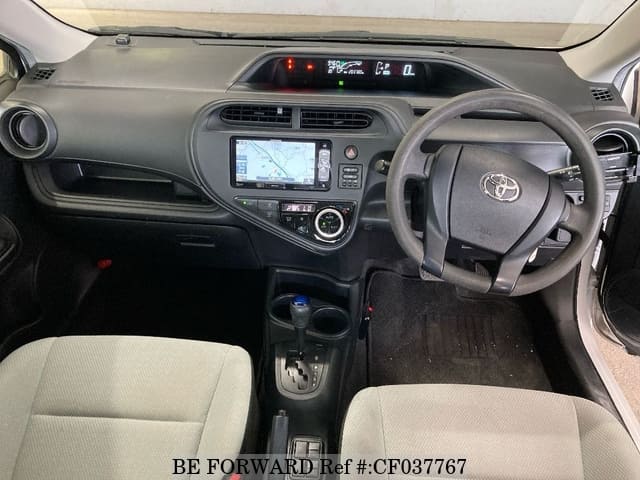 2019 Toyota Aqua, photo 3 of 3