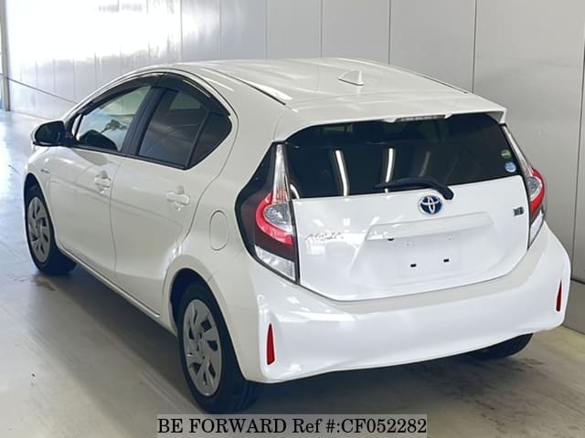 2019 Toyota Aqua, photo 2 of 3