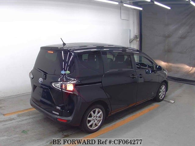 2021 Toyota Sienta, photo 2 of 3