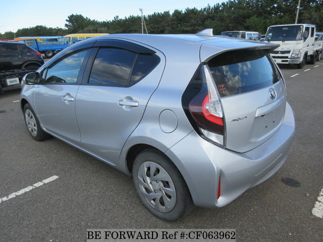 2020 Toyota Aqua, photo 3 of 3
