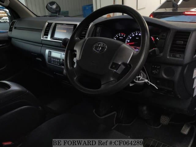2019 Toyota Regiusace, photo 3 of 3