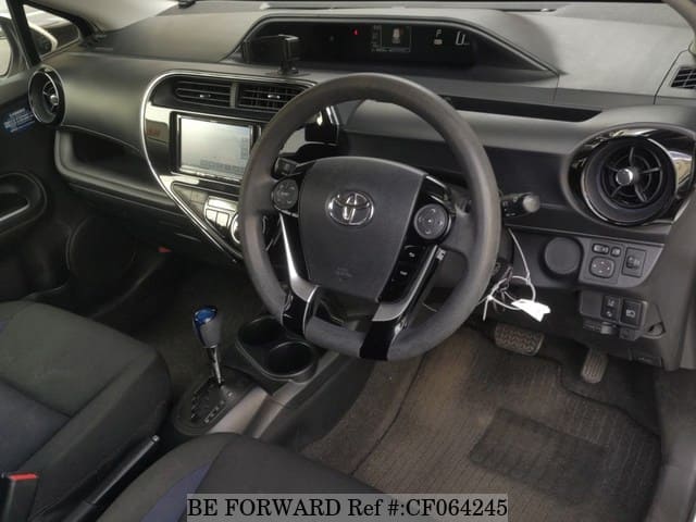 2019 Toyota Aqua, photo 3 of 3