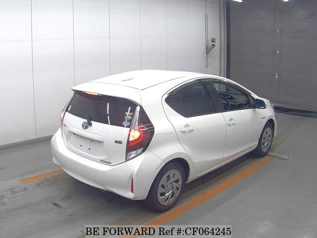 2019 Toyota Aqua, photo 2 of 3
