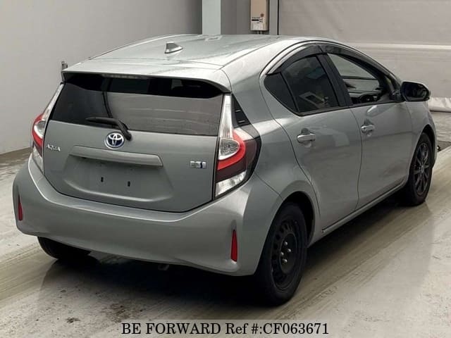2021 Toyota Aqua, photo 2 of 2