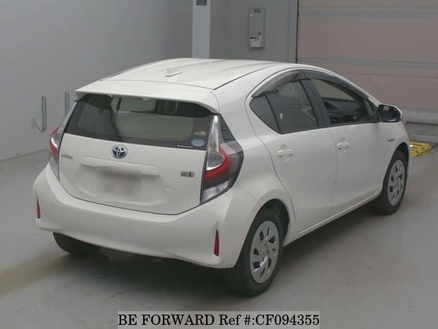 2019 Toyota Aqua, photo 2 of 2